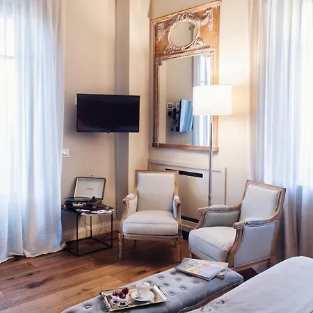 Ξενοδοχείο Fontana Relais & 4*